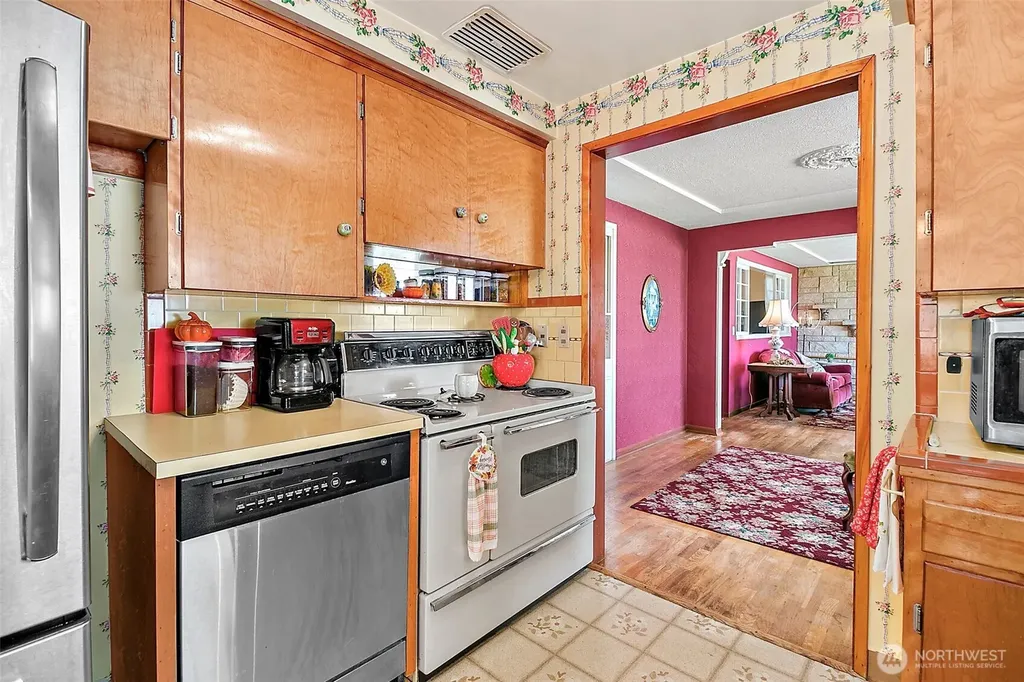 502 E 32nd Street Tacoma WA 98404