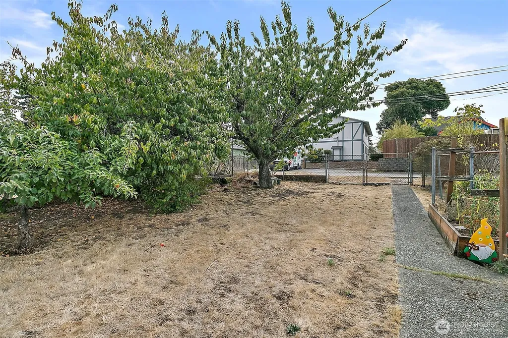502 E 32nd Street Tacoma WA 98404