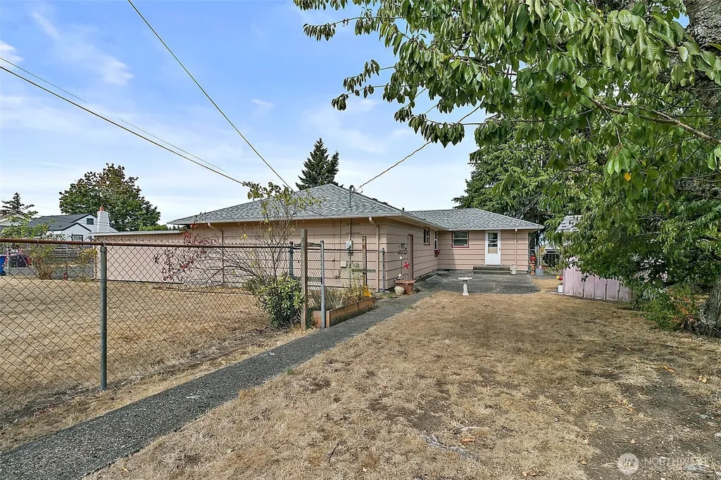 502 E 32nd Street Tacoma WA 98404