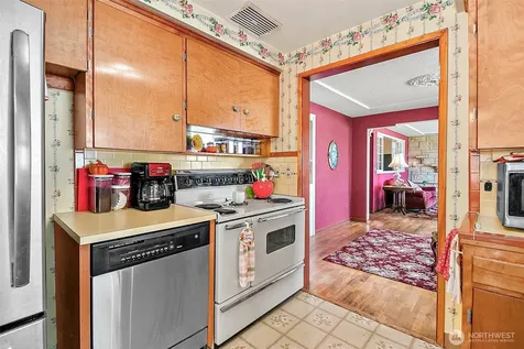 502 E 32nd Street Tacoma WA 98404