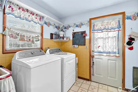 502 E 32nd Street Tacoma WA 98404