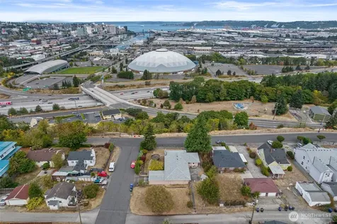 502 E 32nd Street Tacoma WA 98404