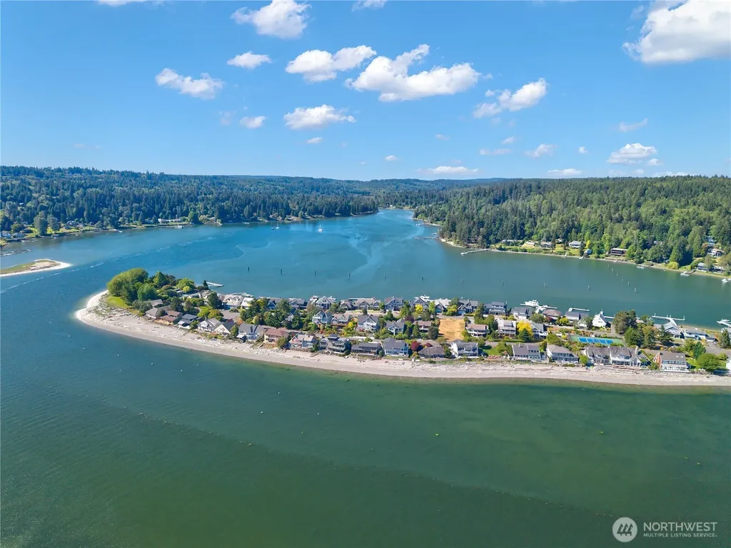 7178 NE William Rogers Road Indianola WA 98342