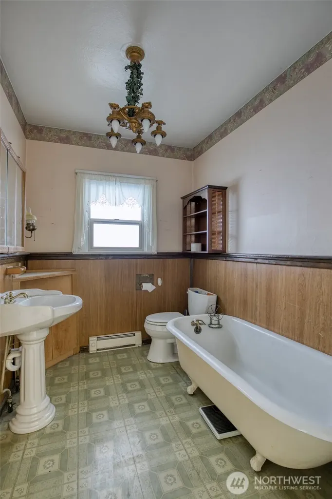 2717 Cherry Street Hoquiam WA 98550