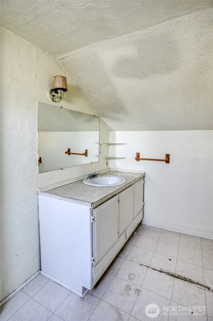 2717 Cherry Street Hoquiam WA 98550