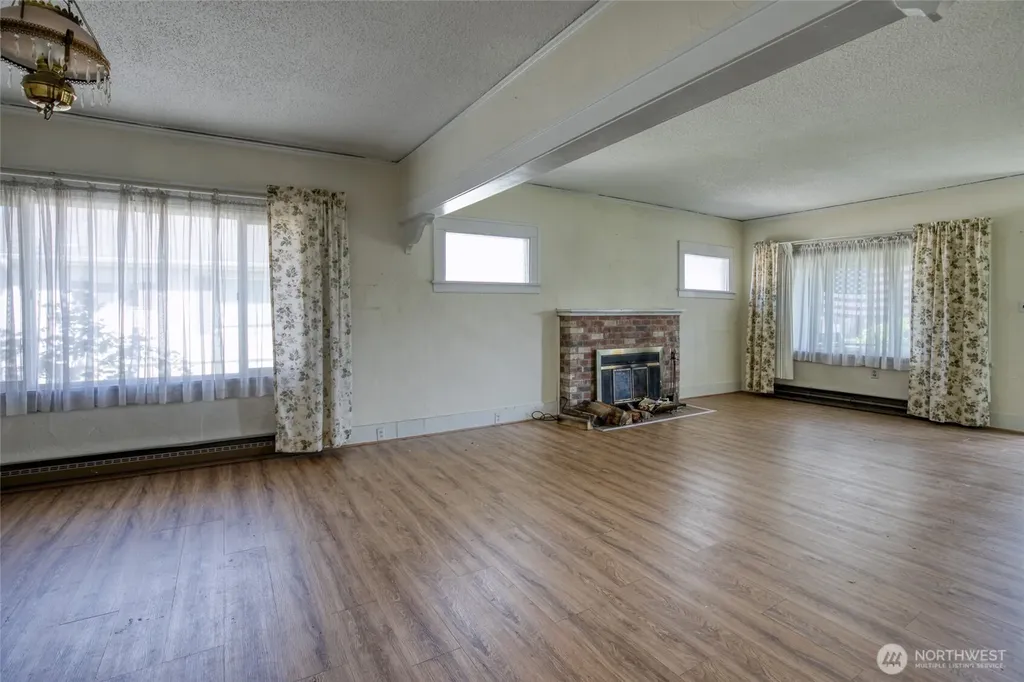 2717 Cherry Street Hoquiam WA 98550