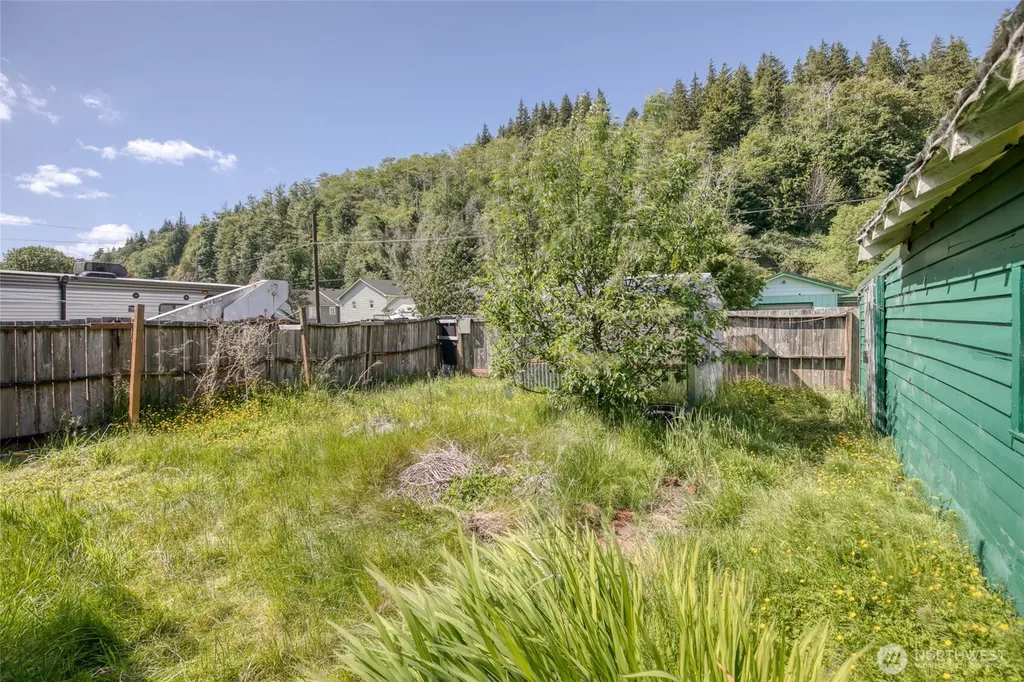 2717 Cherry Street Hoquiam WA 98550