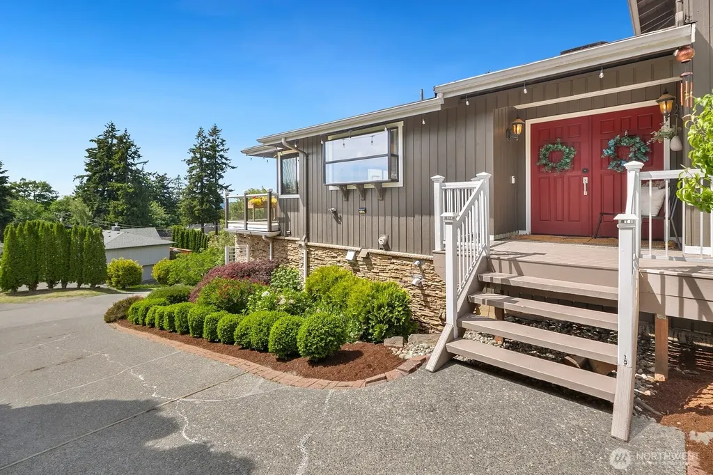 1133 8th Drive Mukilteo WA 98275