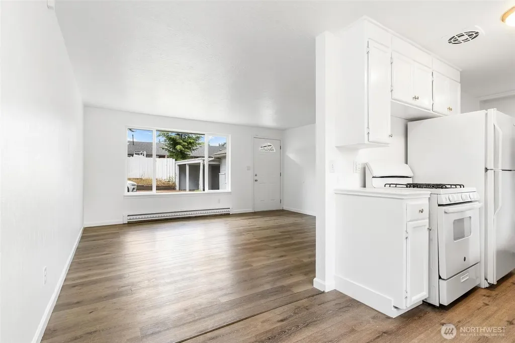 9221 North Lake Drive SW Lakewood WA 98498