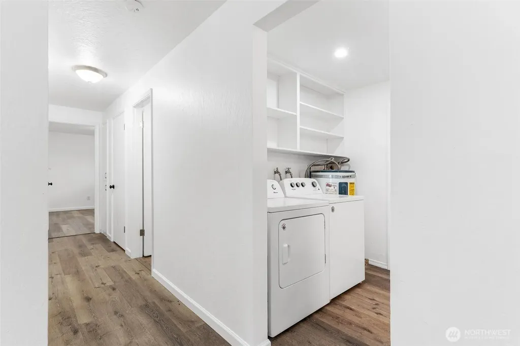 9221 North Lake Drive SW Lakewood WA 98498