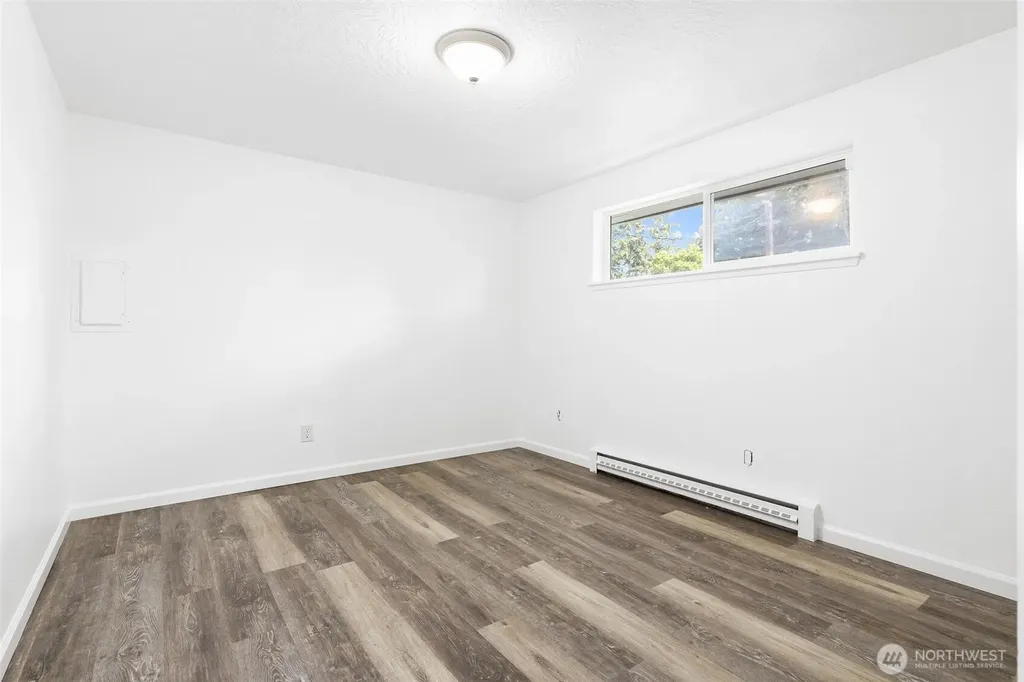 9221 North Lake Drive SW Lakewood WA 98498