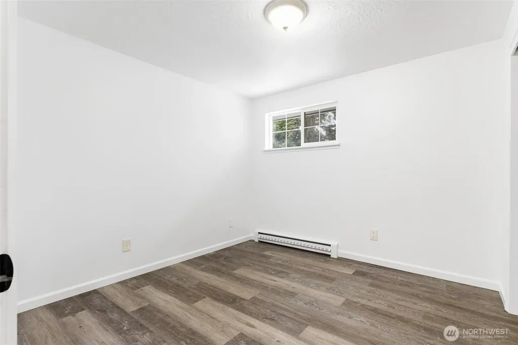 9221 North Lake Drive SW Lakewood WA 98498