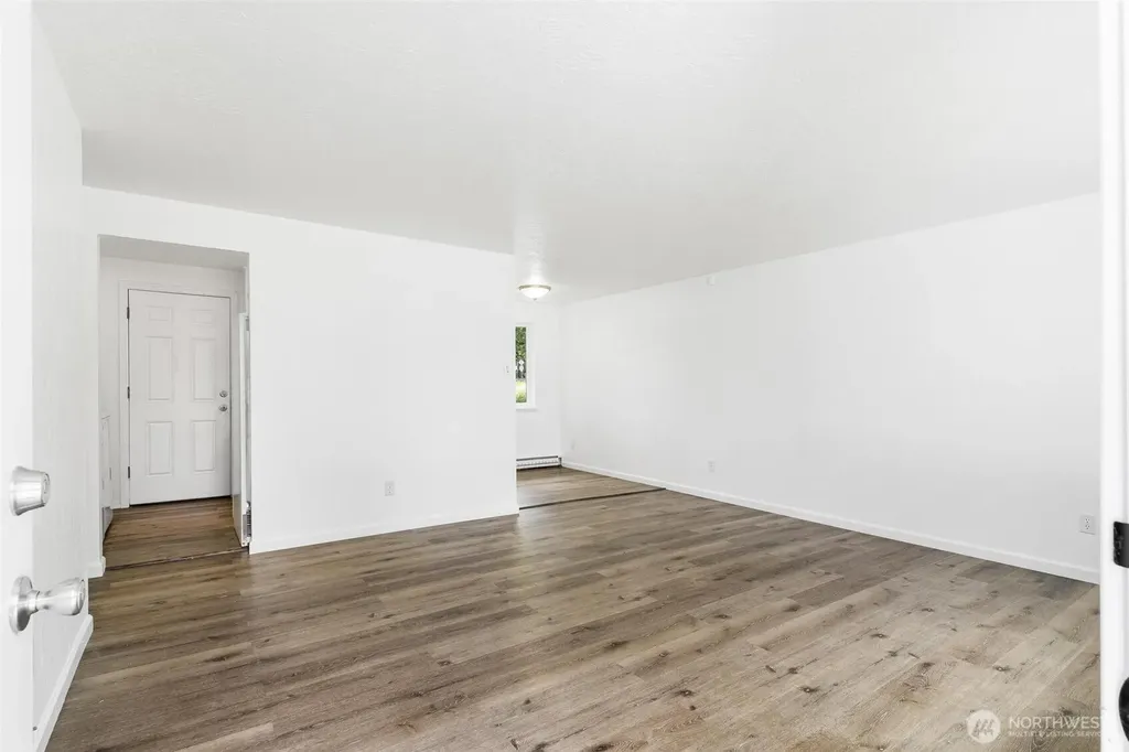 9221 North Lake Drive SW Lakewood WA 98498