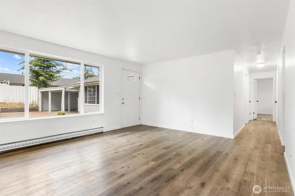 9221 North Lake Drive SW Lakewood WA 98498