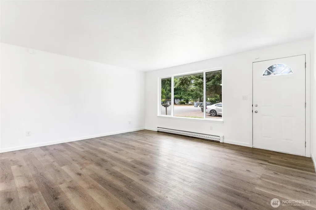 9221 North Lake Drive SW Lakewood WA 98498