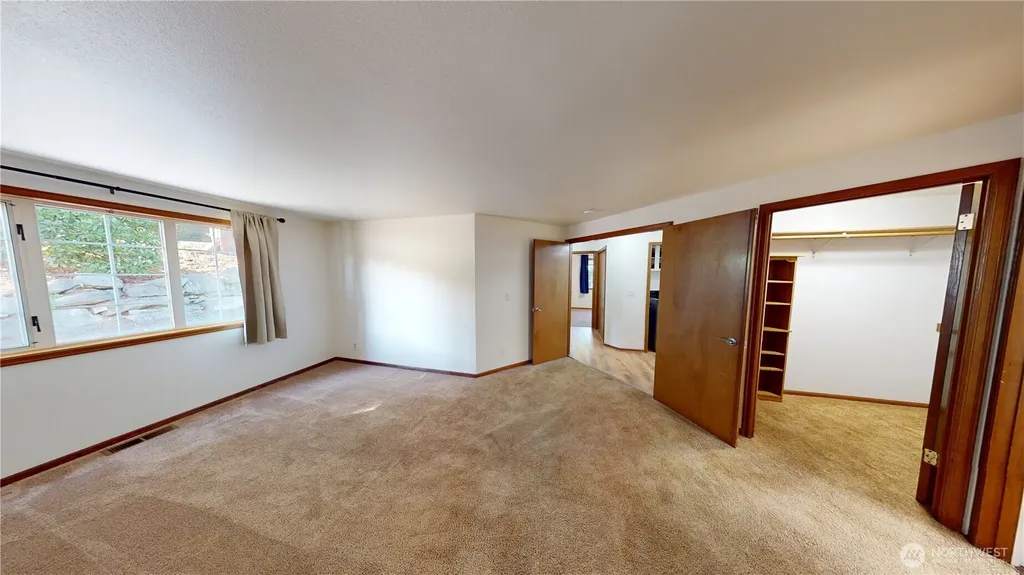 715 N Waugh Road Mount Vernon WA 98273