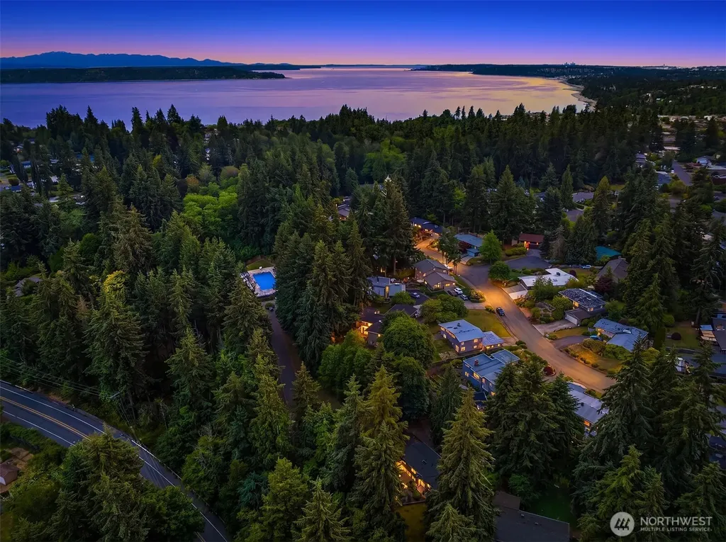 604 S 302nd Street Federal Way WA 98003