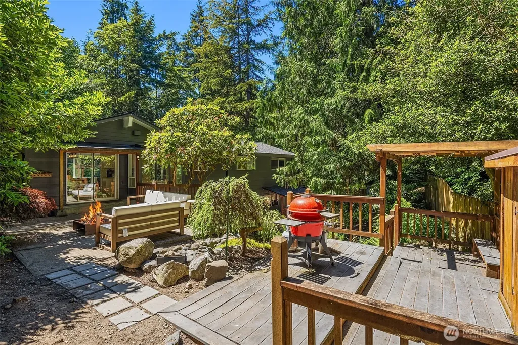 604 S 302nd Street Federal Way WA 98003