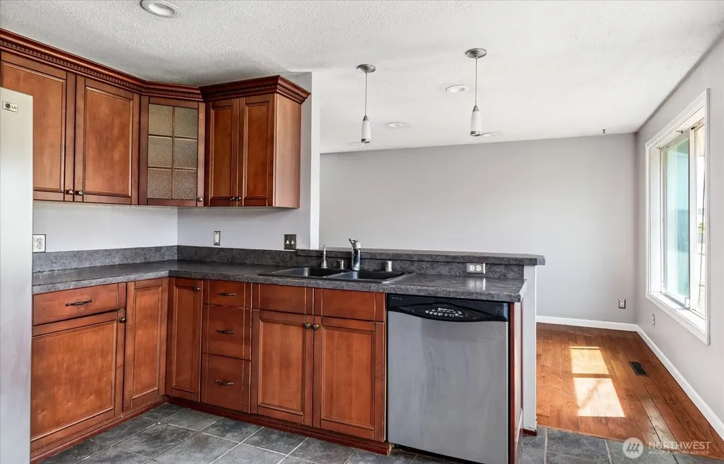 188 SW 8th Avenue Oak Harbor WA 98277