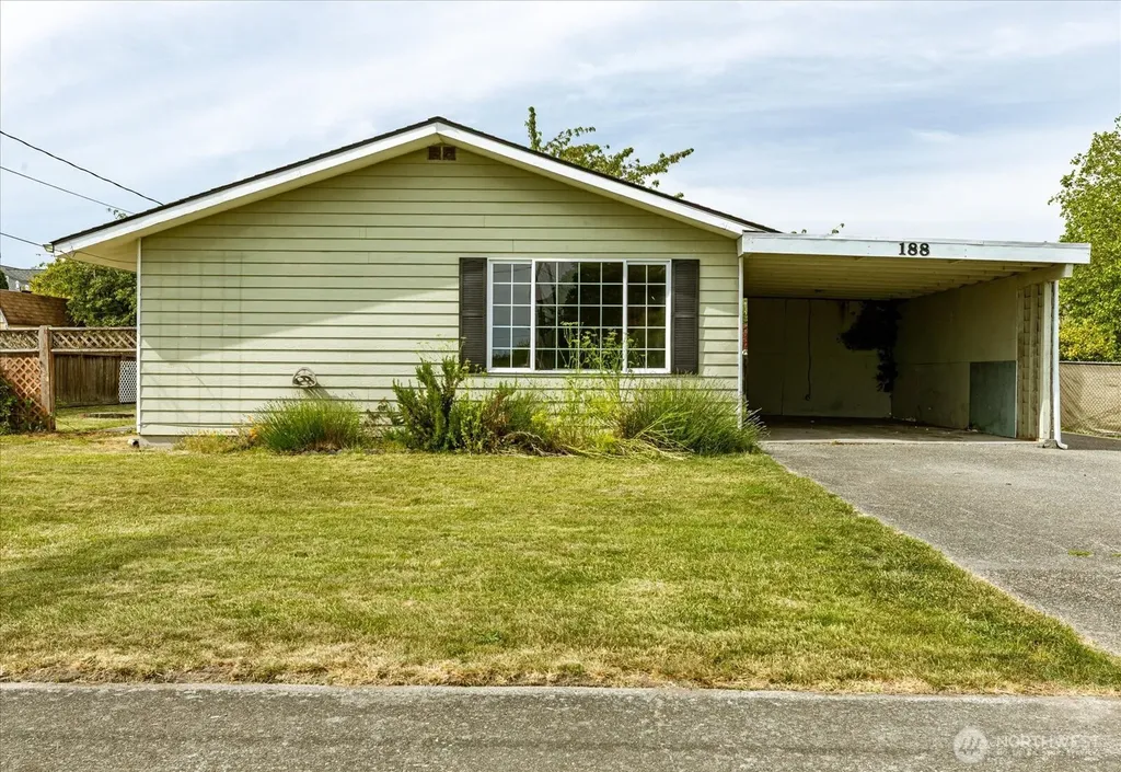 188 SW 8th Avenue Oak Harbor WA 98277