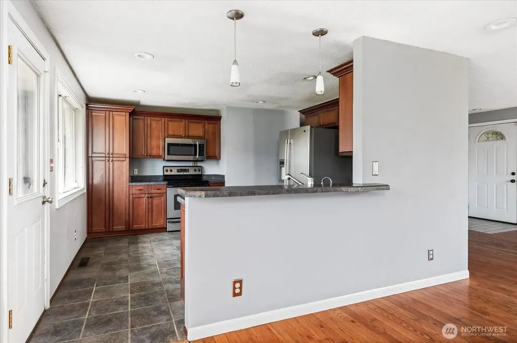 188 SW 8th Avenue Oak Harbor WA 98277