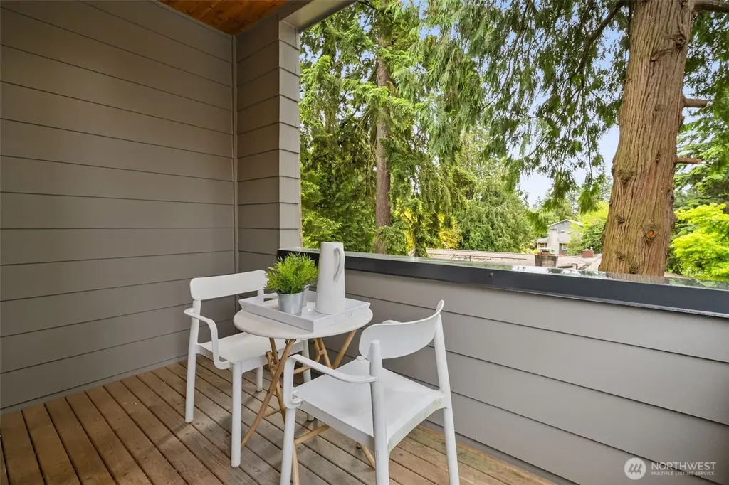 18355 3rd Avenue NE Shoreline WA 98155