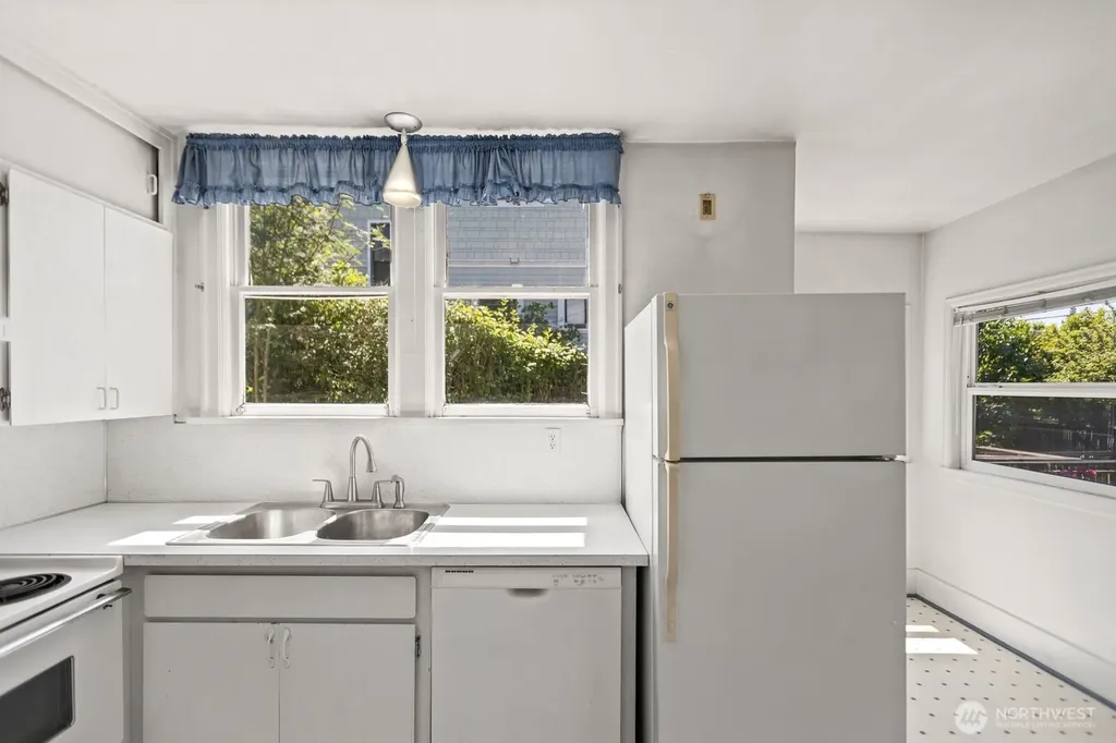 2415 Queen Anne Avenue N Seattle WA 98109