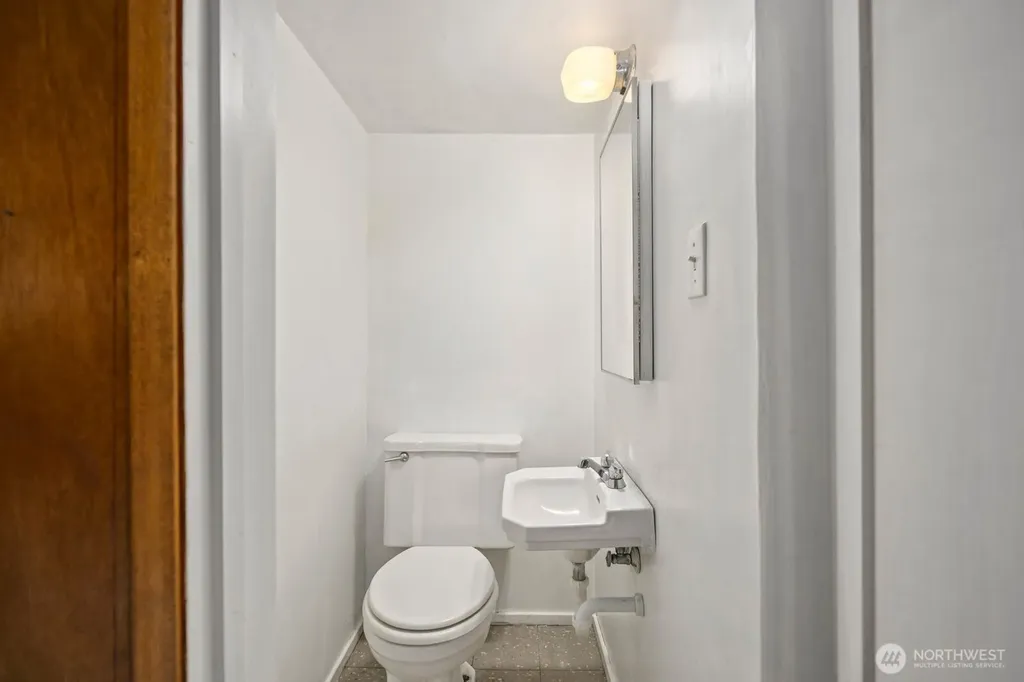 2415 Queen Anne Avenue N Seattle WA 98109