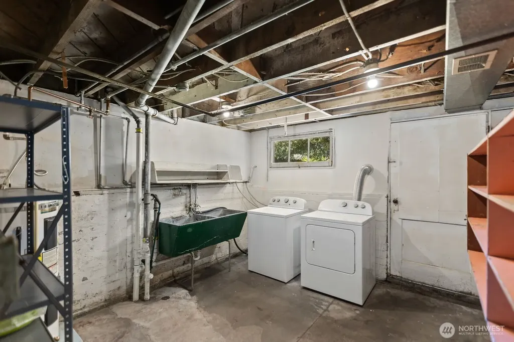 2415 Queen Anne Avenue N Seattle WA 98109