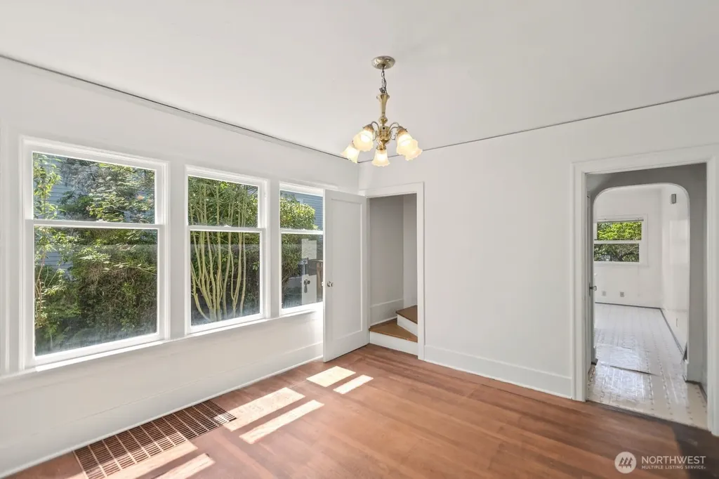 2415 Queen Anne Avenue N Seattle WA 98109