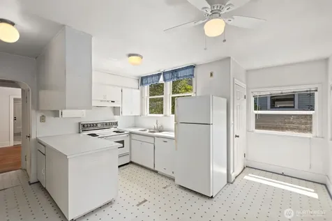 2415 Queen Anne Avenue N Seattle WA 98109
