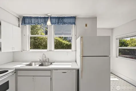 2415 Queen Anne Avenue N Seattle WA 98109