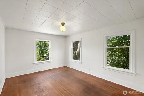 2415 Queen Anne Avenue N Seattle WA 98109