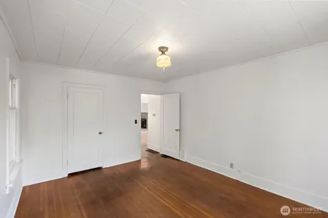 2415 Queen Anne Avenue N Seattle WA 98109
