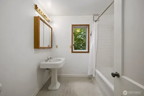 2415 Queen Anne Avenue N Seattle WA 98109