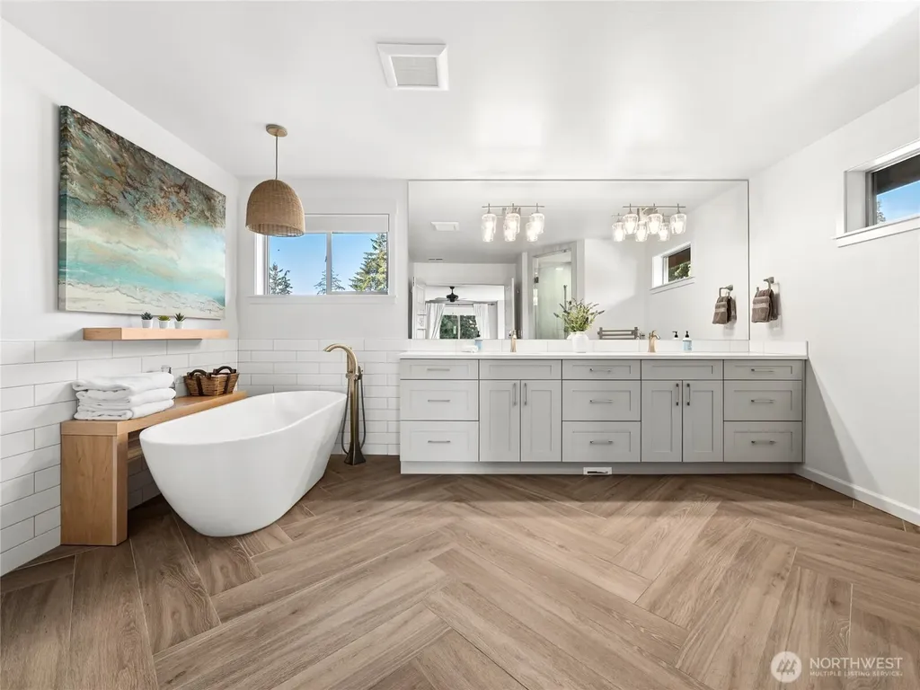 2015 186th Avenue E Lake Tapps WA 98391
