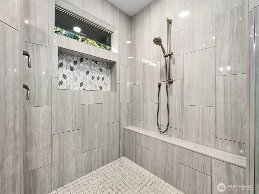 2015 186th Avenue E Lake Tapps WA 98391