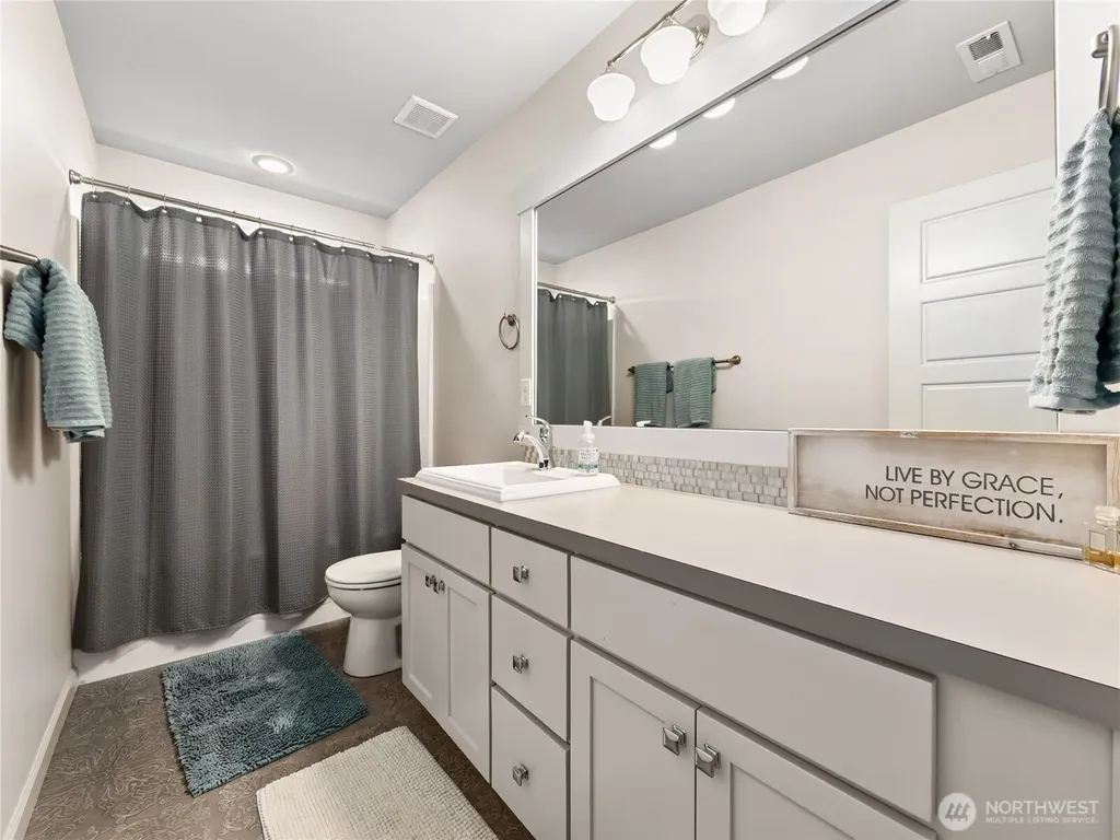 2015 186th Avenue E Lake Tapps WA 98391