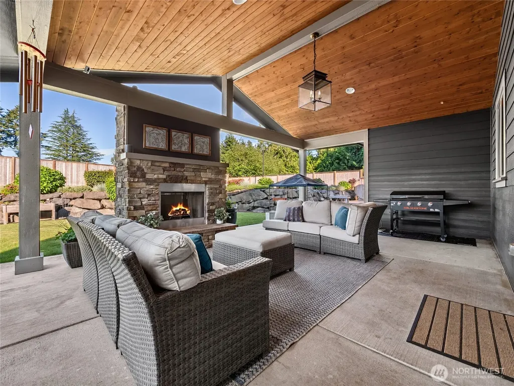 2015 186th Avenue E Lake Tapps WA 98391