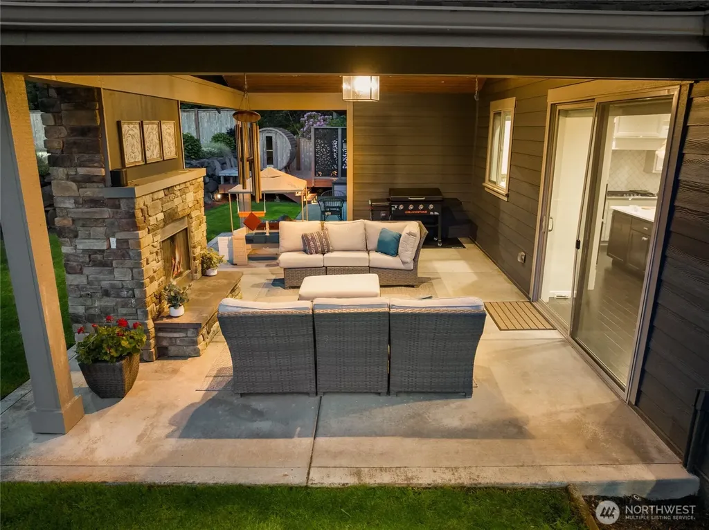 2015 186th Avenue E Lake Tapps WA 98391