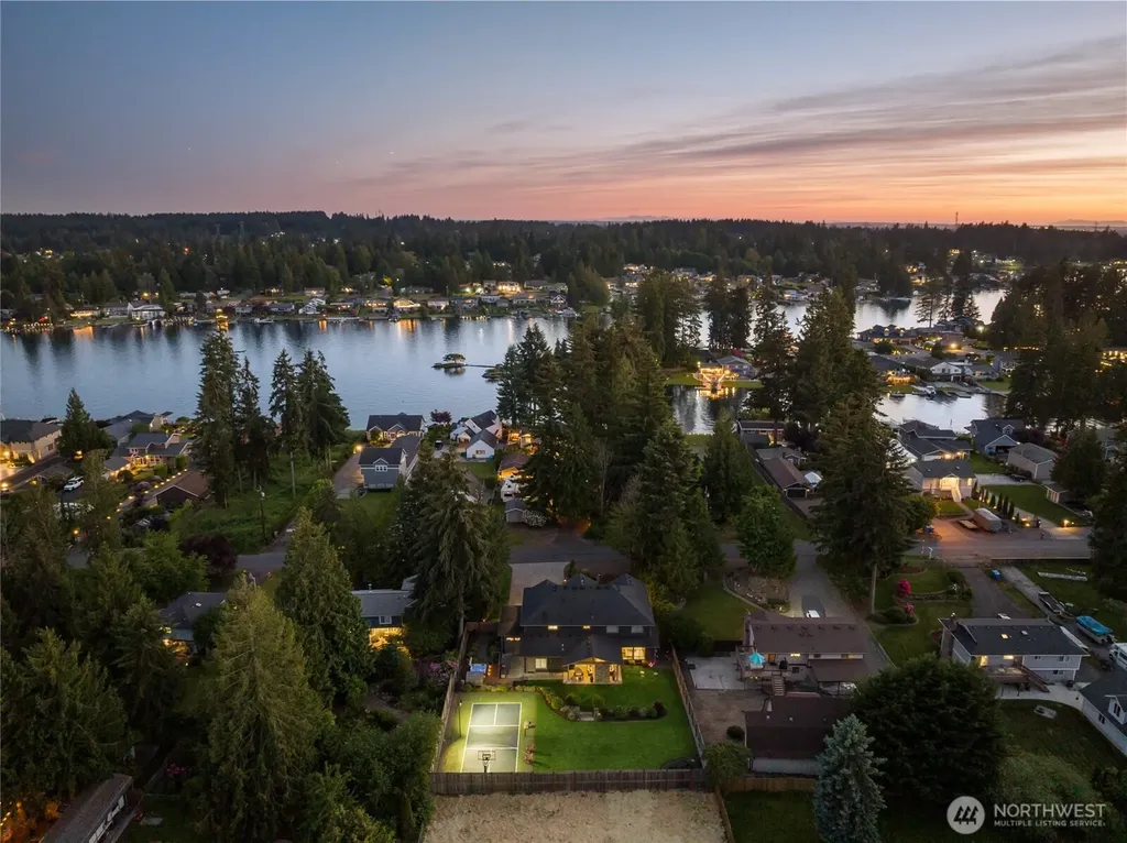 2015 186th Avenue E Lake Tapps WA 98391
