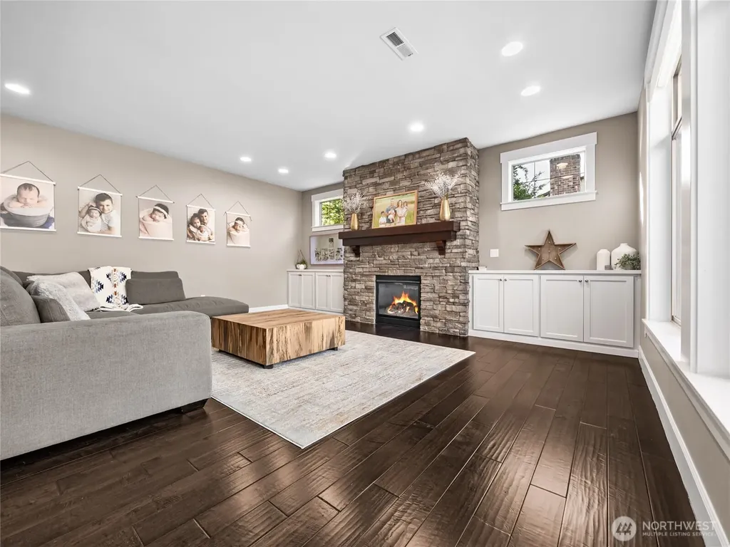 2015 186th Avenue E Lake Tapps WA 98391
