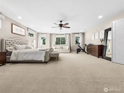 2015 186th Avenue E Lake Tapps WA 98391
