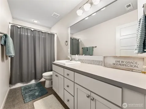 2015 186th Avenue E Lake Tapps WA 98391