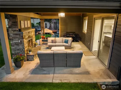 2015 186th Avenue E Lake Tapps WA 98391