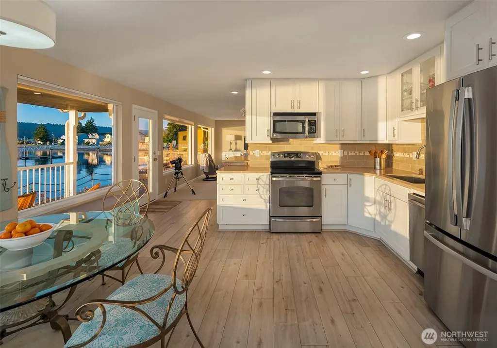 130 N Bennett Lane Lilliwaup WA 98555