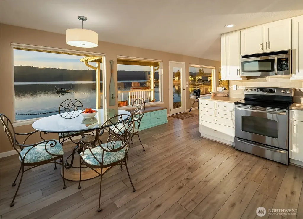 130 N Bennett Lane Lilliwaup WA 98555