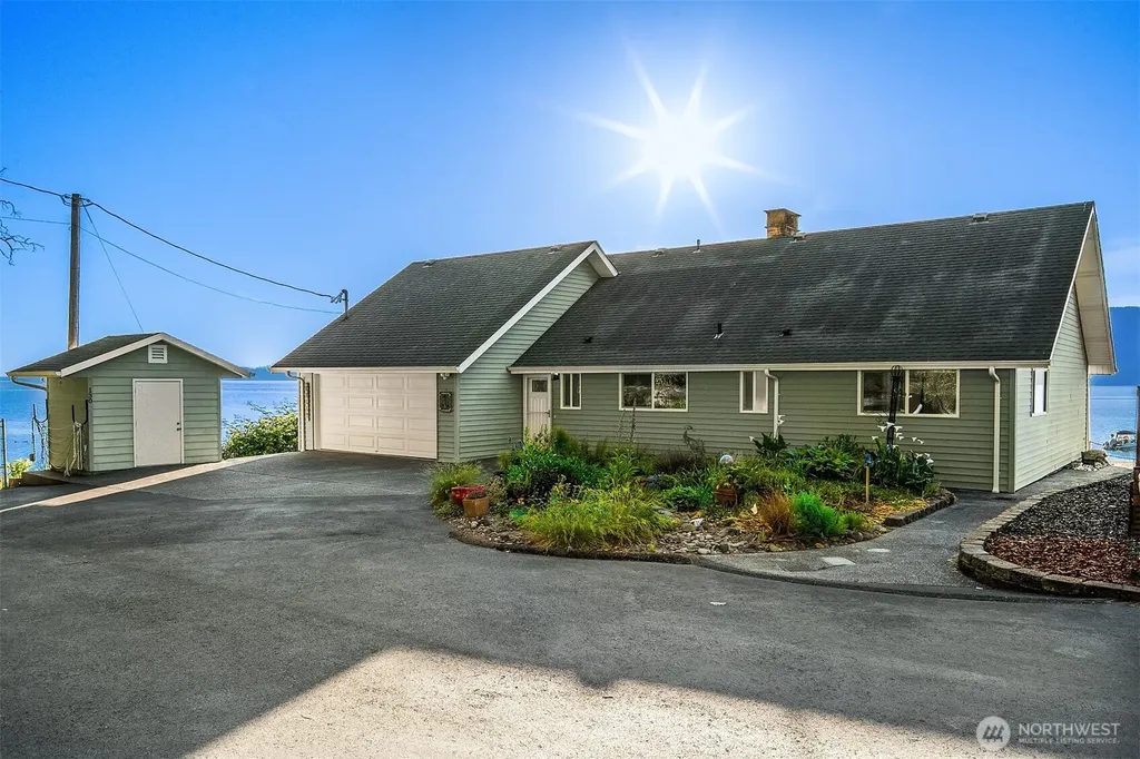 130 N Bennett Lane Lilliwaup WA 98555