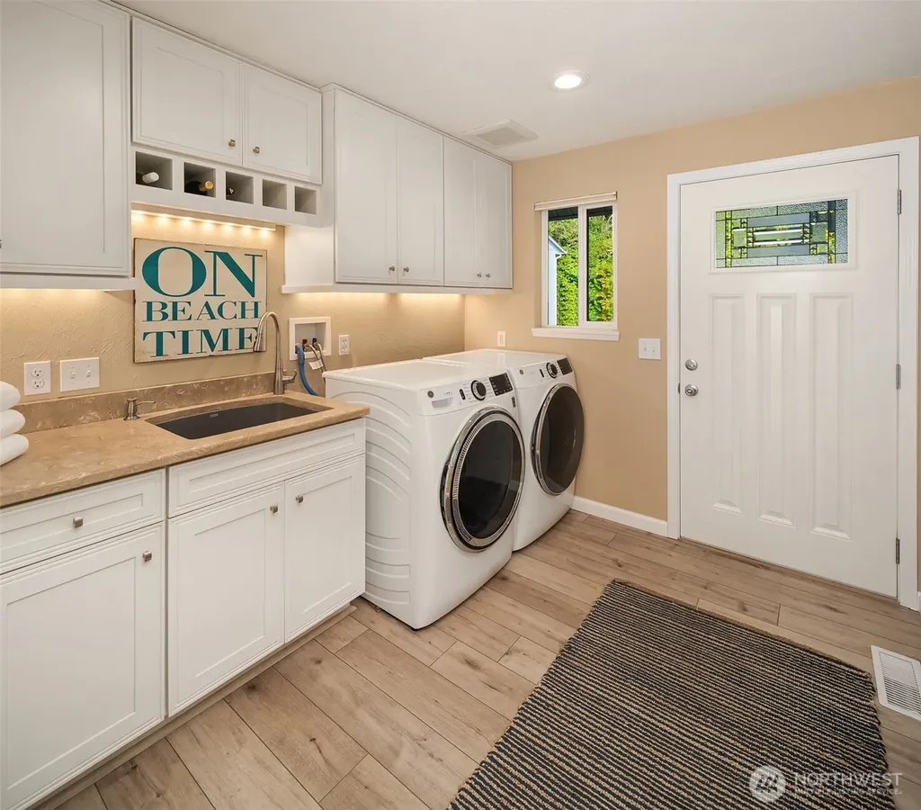 130 N Bennett Lane Lilliwaup WA 98555