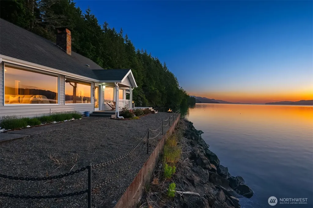 130 N Bennett Lane Lilliwaup WA 98555